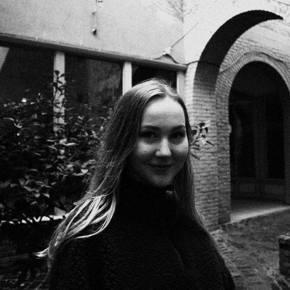 Meet your Posher, Alexandra